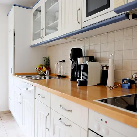 Geschmackvoll Eingerichtete Erdgeschosswohnung Fuer 4 Personen Laedt Zum Entspannen Ein. Lägenhet