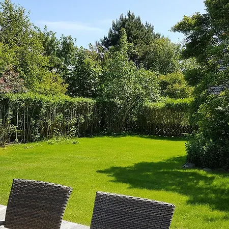 Geschmackvoll Eingerichtete Erdgeschosswohnung Fuer 4 Personen Laedt Zum Entspannen Ein. *